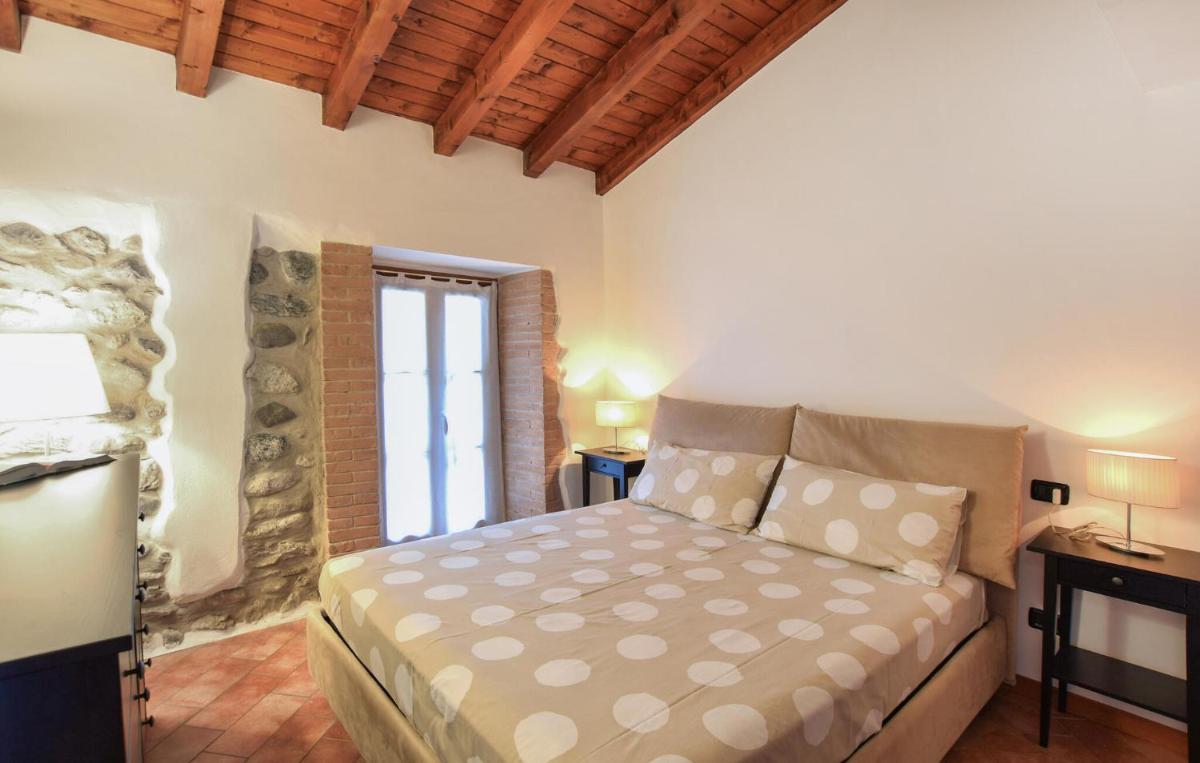 1 Bedroom Amazing Apartment In Sovere - Housity