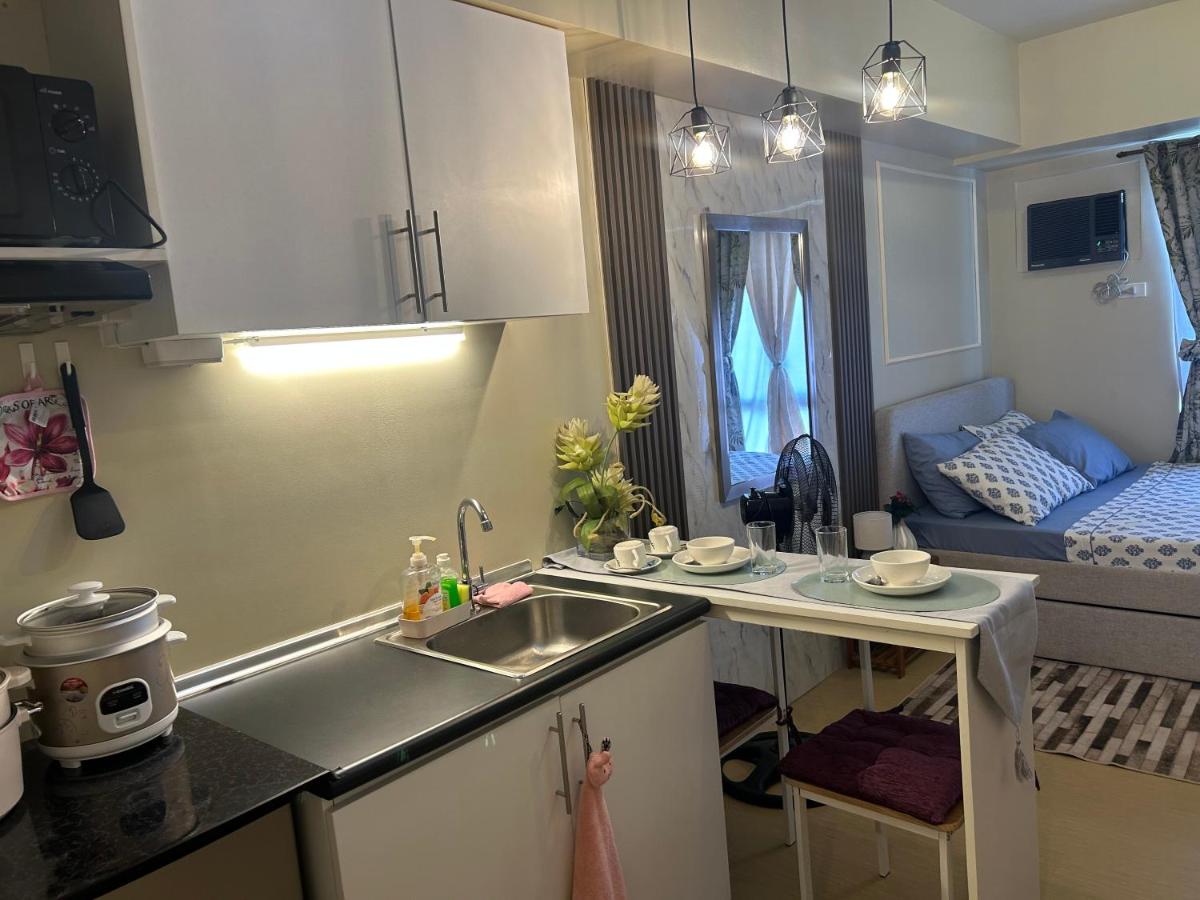 Avida Tower 1 L21 staycation rm1002 - Housity