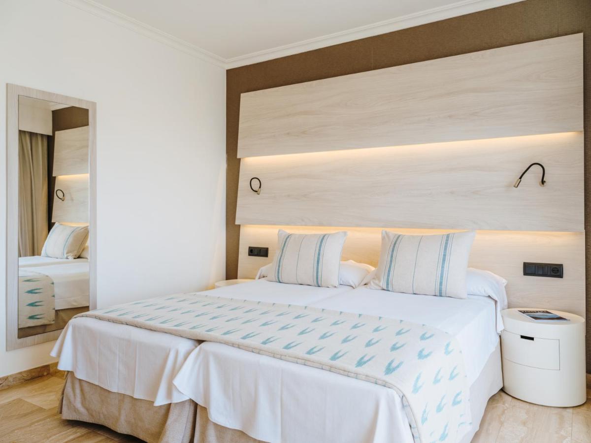 Cama o camas de una habitación en Grupotel Gran Vista & Spa
