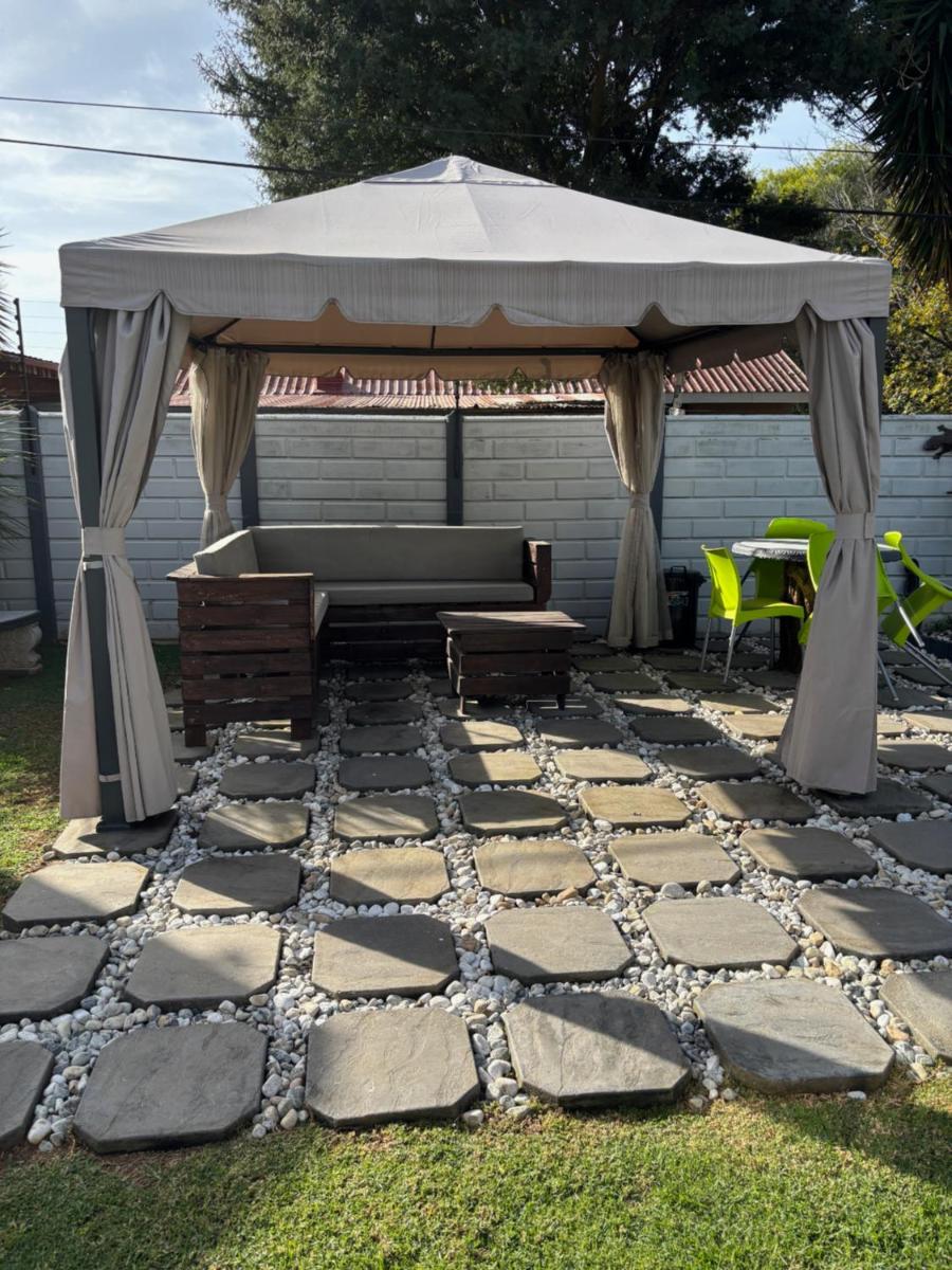 Villa La Sola B&B and Self-Catering - Housity