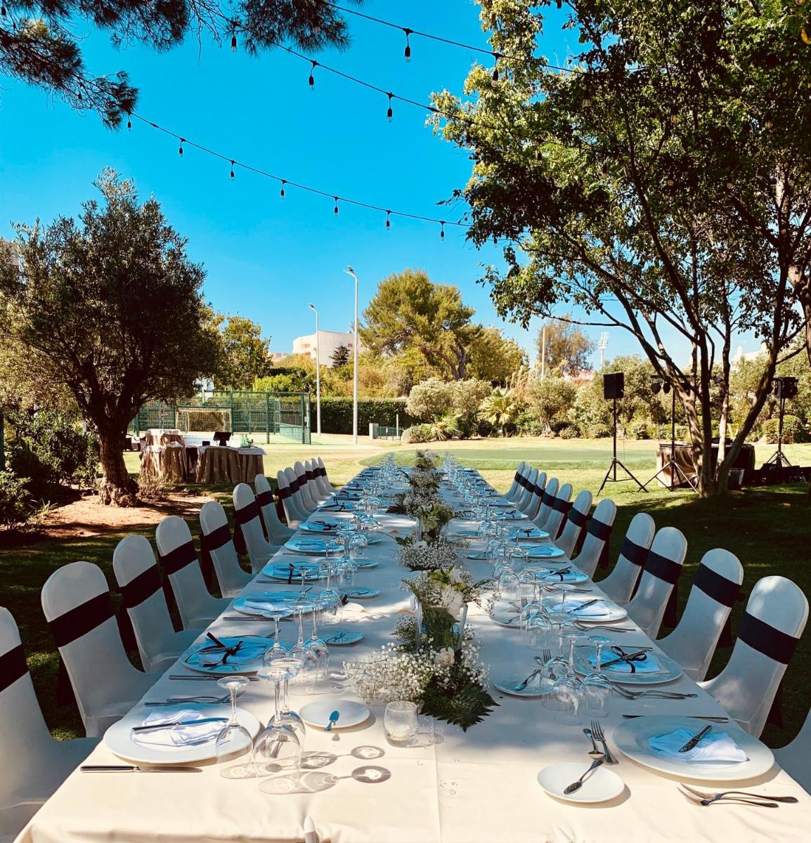 Um restaurante ou outro lugar para comer em Crowne Plaza Vilamoura - Algarve by IHG