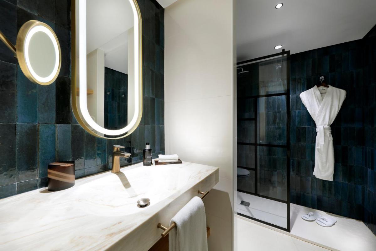 Un baño de Hard Rock Hotel Marbella - Puerto Banús