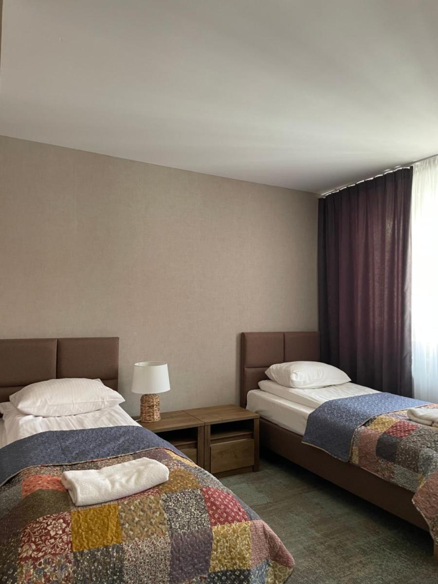 Dworska 24 - Housity