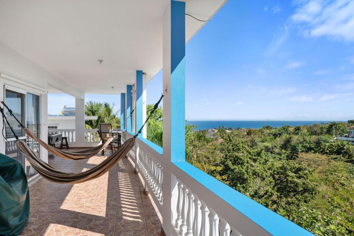 Vista del Mar terrace with pool table and views - Housity