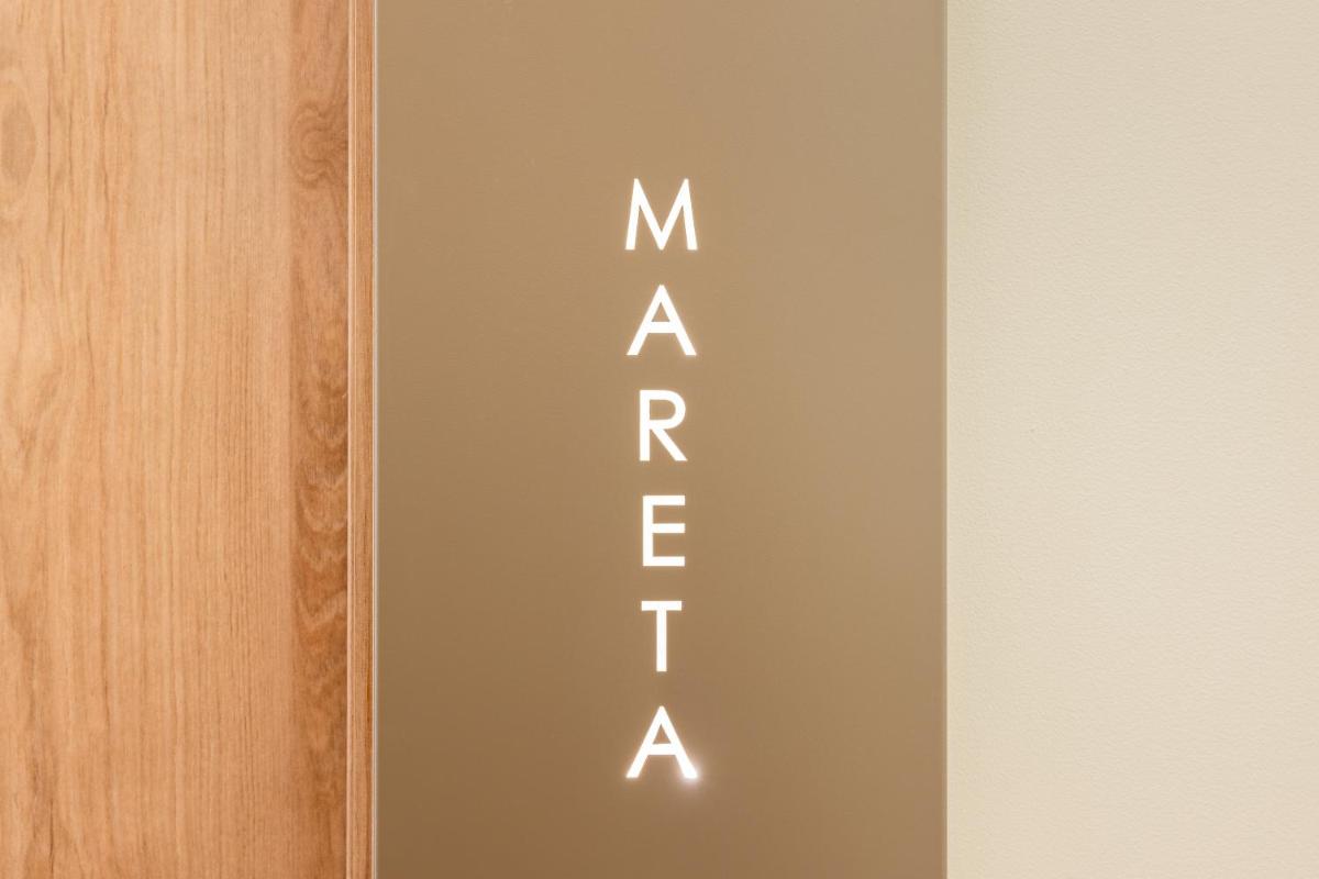 Um certificado, prémio, placa ou documento mostrado em Castelo Suites Hotel