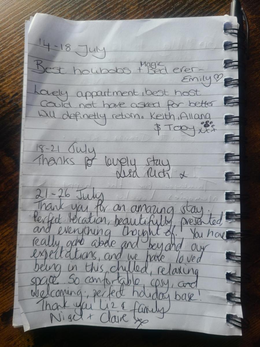 VALE VIEW APARTMENT, Prestatyn, North Wales - a smart and stylish, dog-friendly holiday let just a 5 min walk to beach & town! - Housity