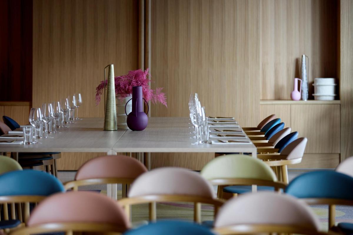 Getränke in der Unterkunft Kimpton Main Frankfurt by IHG