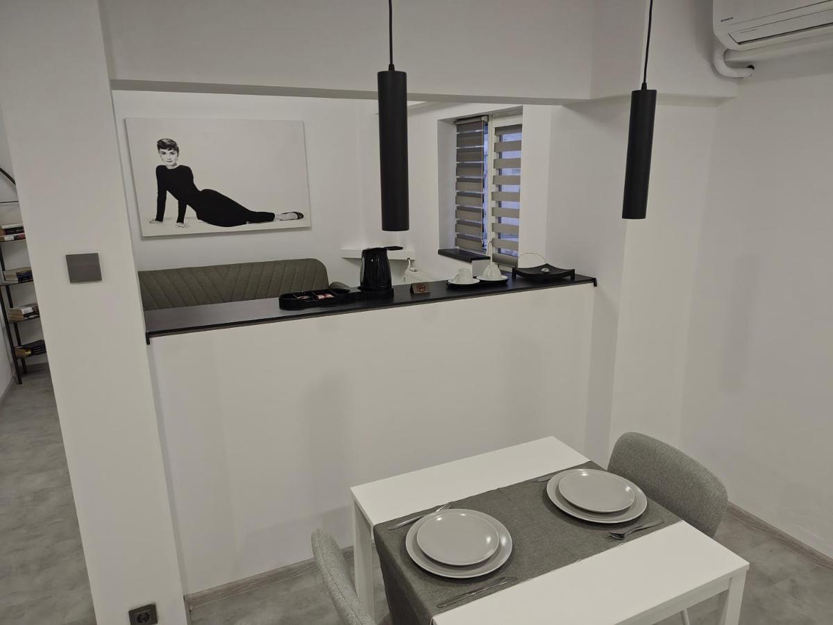 Ariana Apartment by EasyBucharest - Housity