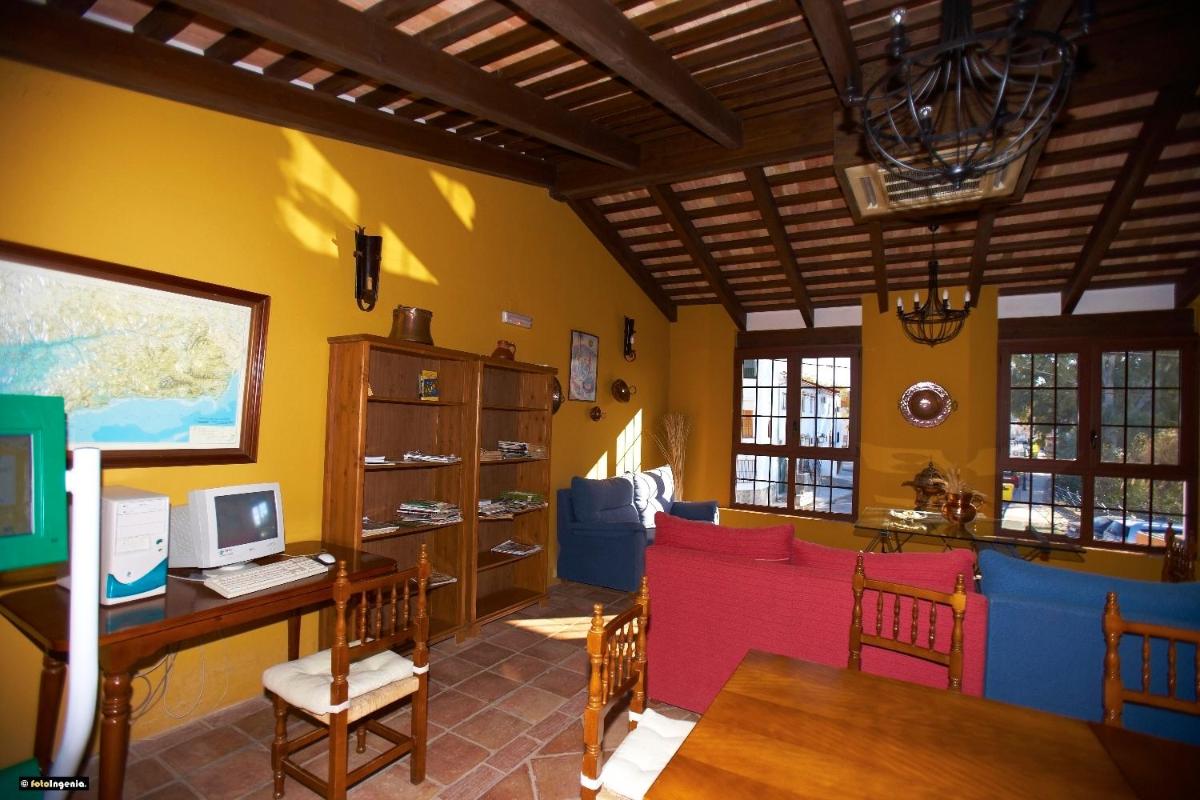 Hotel Enrique Calvillo - Housity