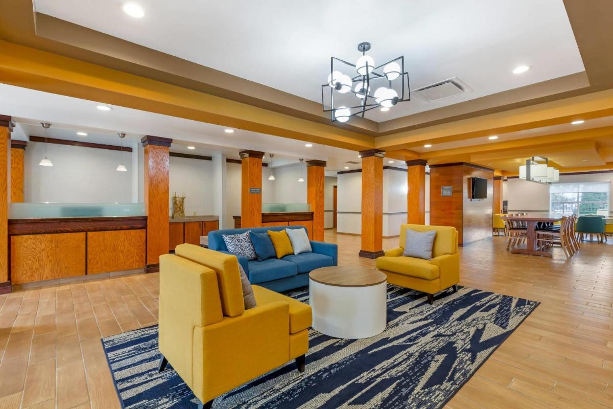 Comfort Inn & Suites Akron South - Housity