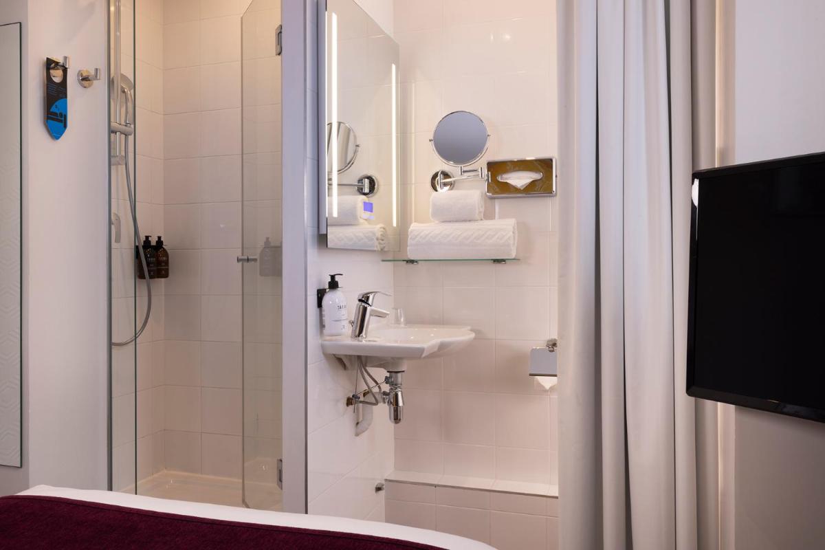 Salle de bains dans l'établissement Hotel Locomo - Gare de Lyon Bastille