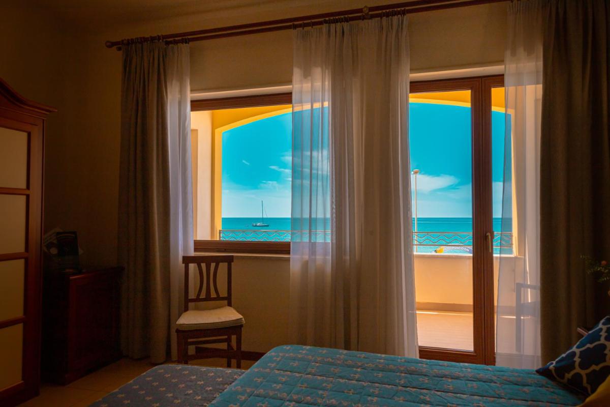 Hotel Riva Del Sole - Housity