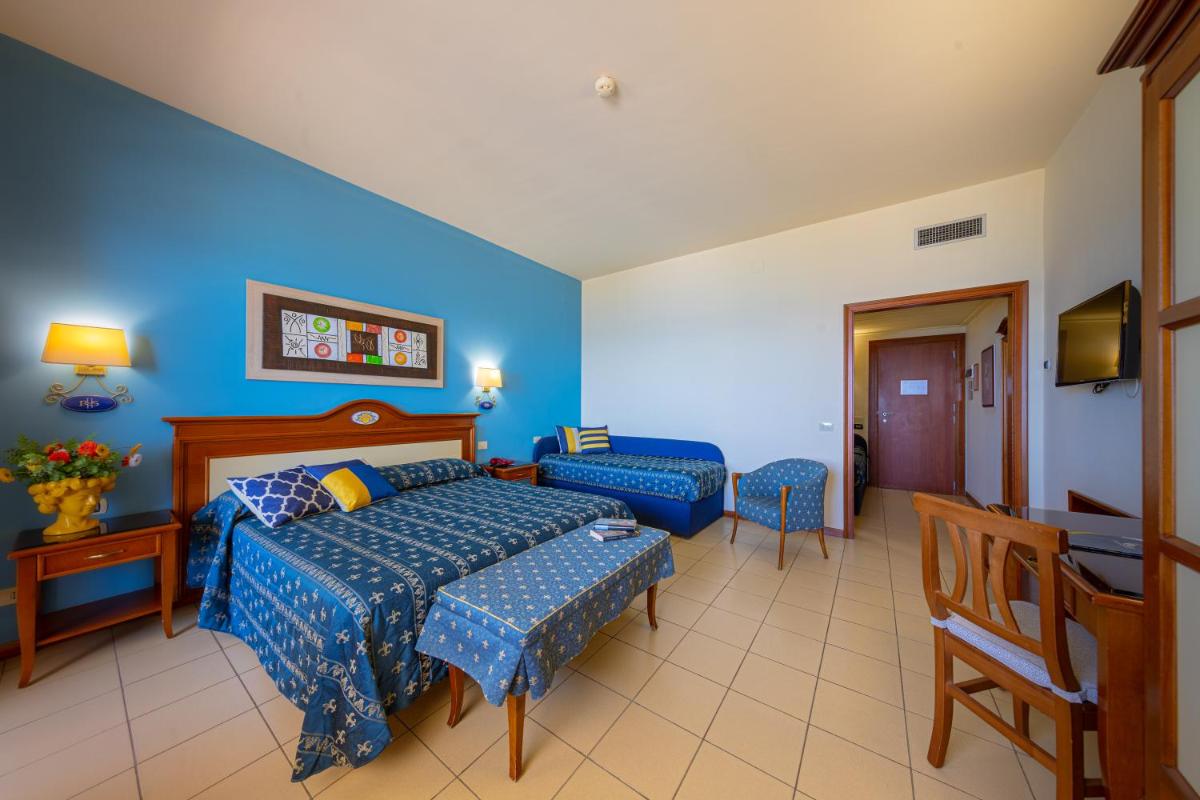 Hotel Riva Del Sole - Housity