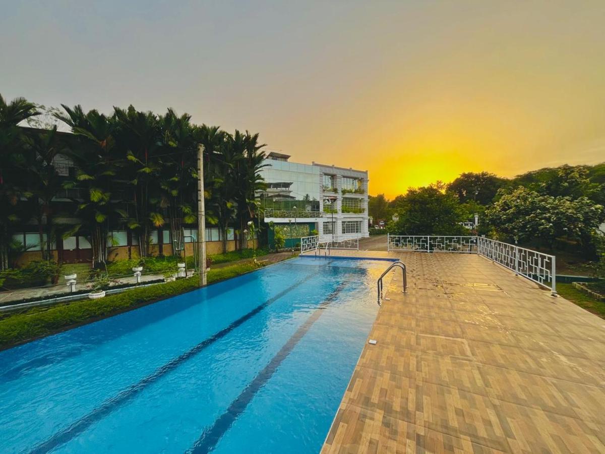 Hotel Kingland - Housity