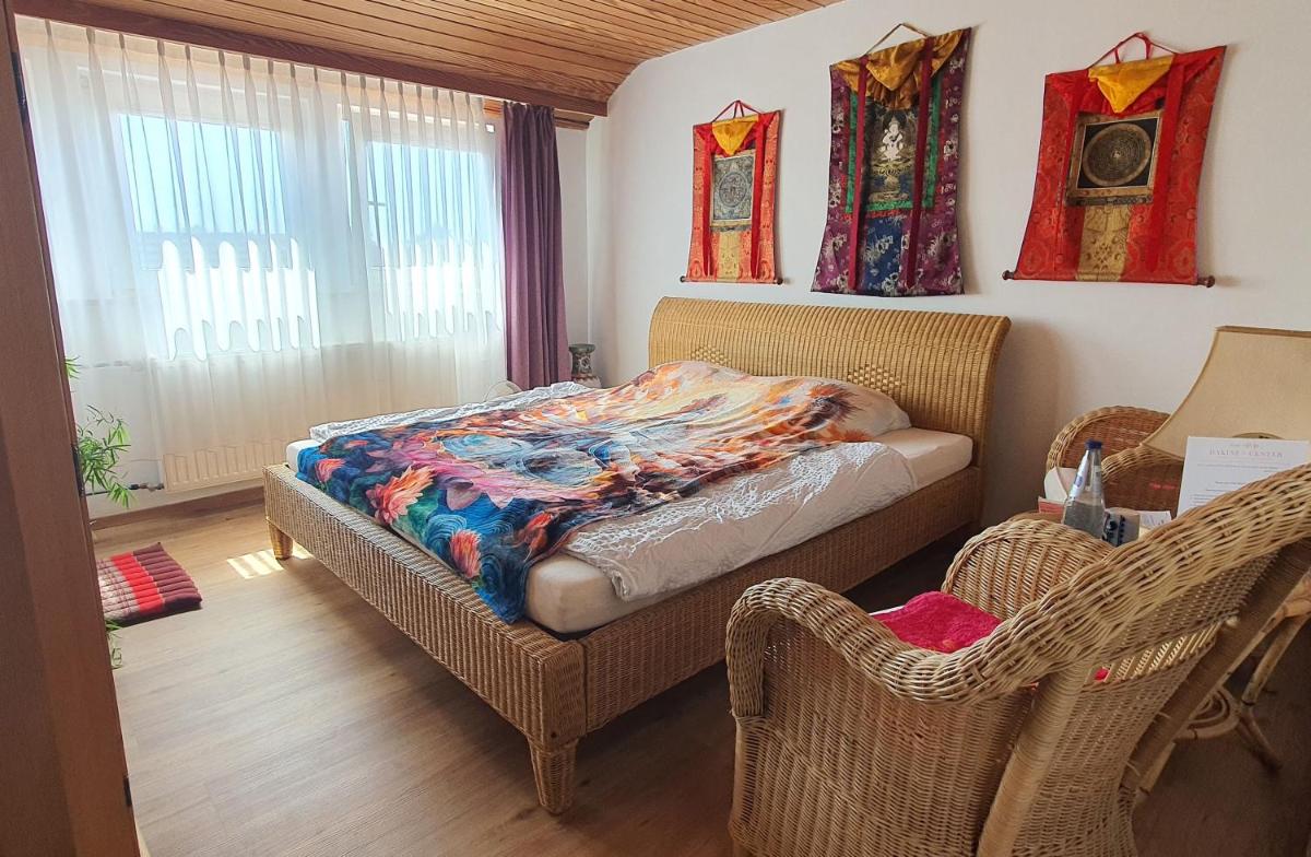 Seminarhaus Arya Maitreya - Housity