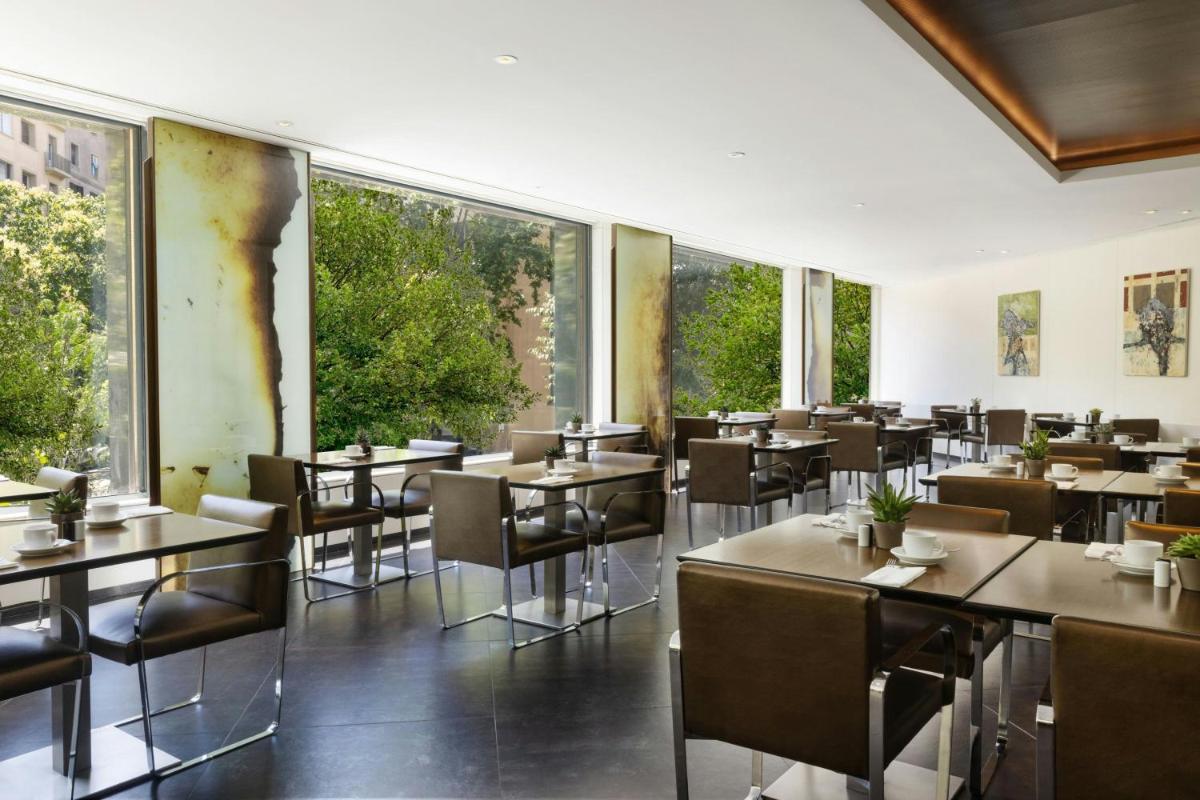 Zona de estar de Renaissance Barcelona Hotel