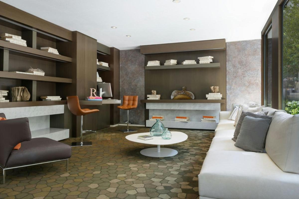 Zona de estar de Renaissance Barcelona Hotel