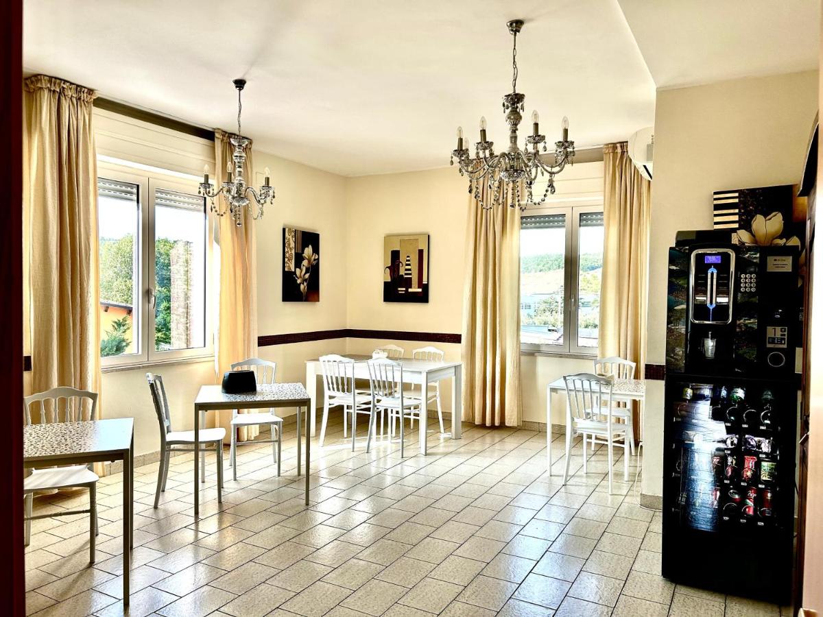 Hotel Di Rocco - Housity