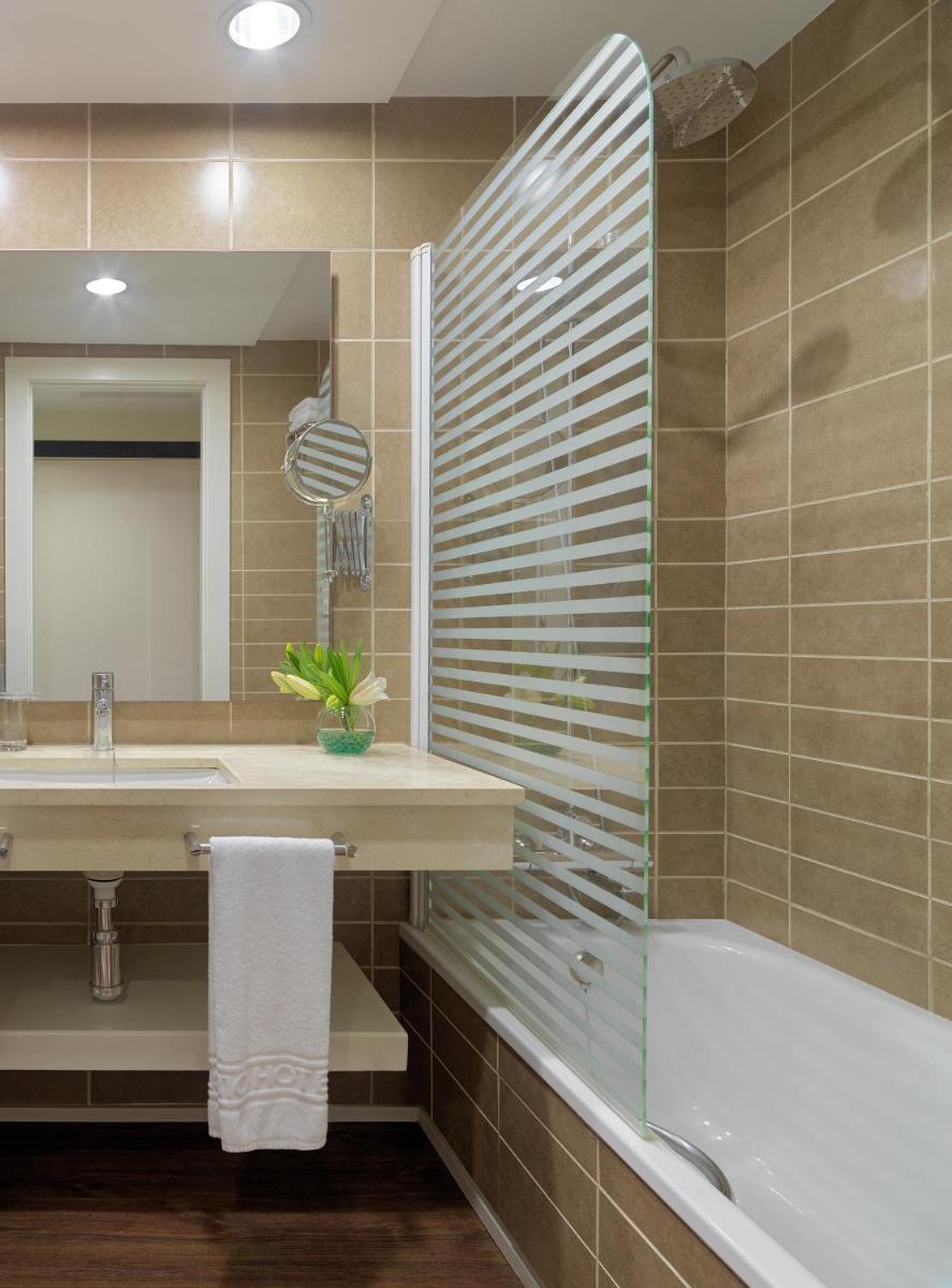 Un baño de H10 Tindaya