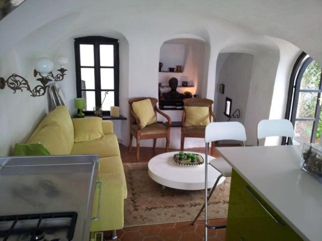 Large house with panoramic sea view - Housity