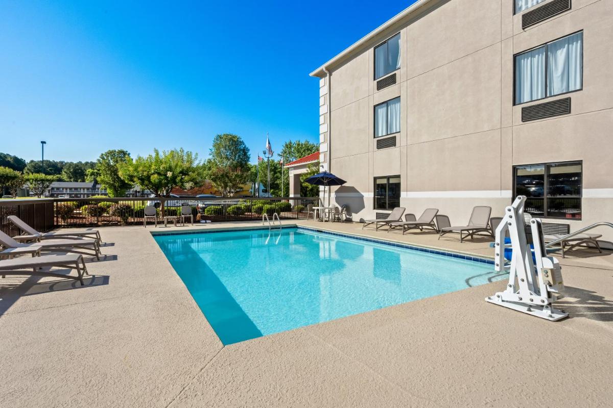 Comfort Inn & Suites Oxford South - Housity