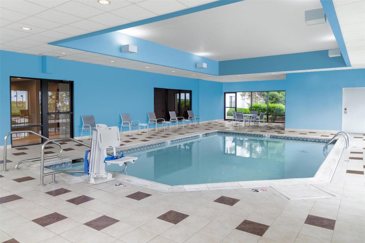 Hampton Inn Kansas City Liberty - Housity