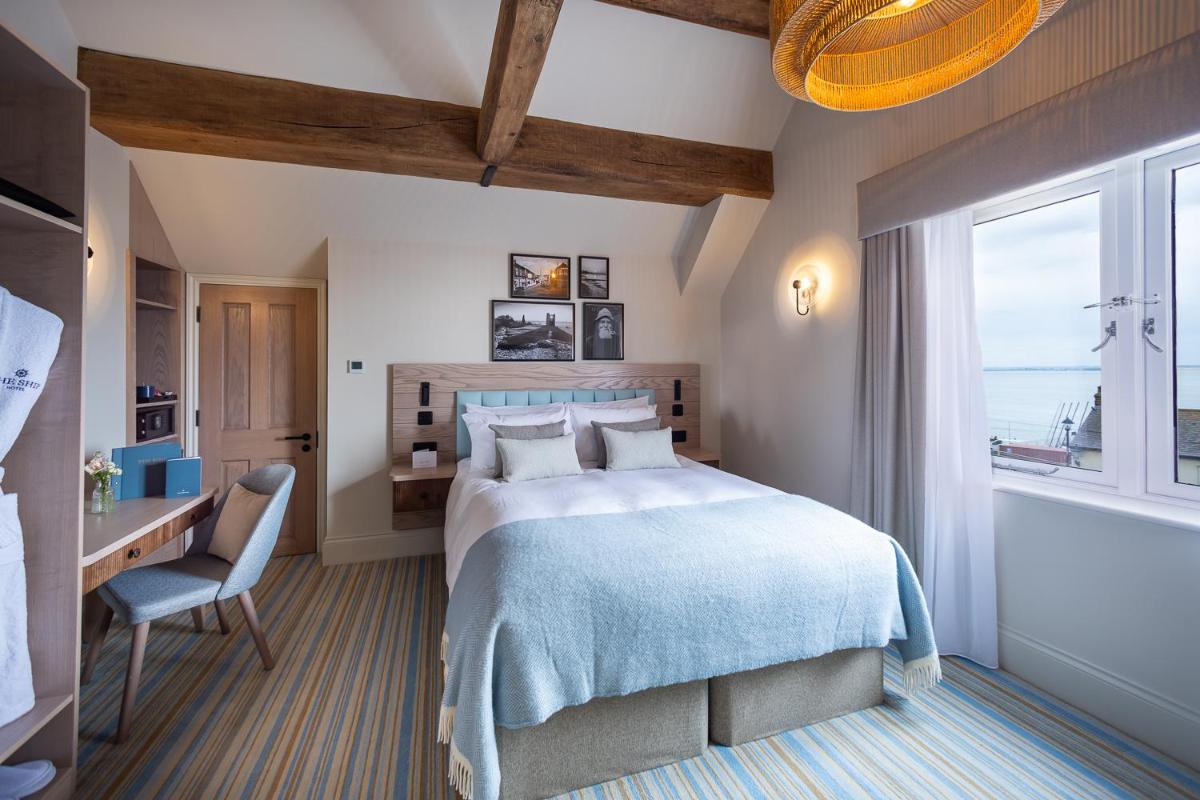 The Ship Hotel - Housity