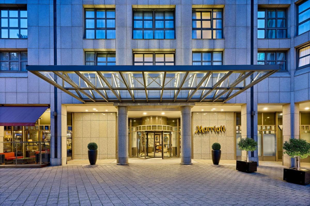 Eine Fassade oder ein Eingang zu Hamburg Marriott Hotel Eine Fassade oder ein Eingang zu Hamburg Marriott Hotel