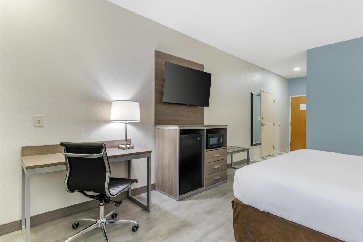 Best Western Commerce Inn - Housity