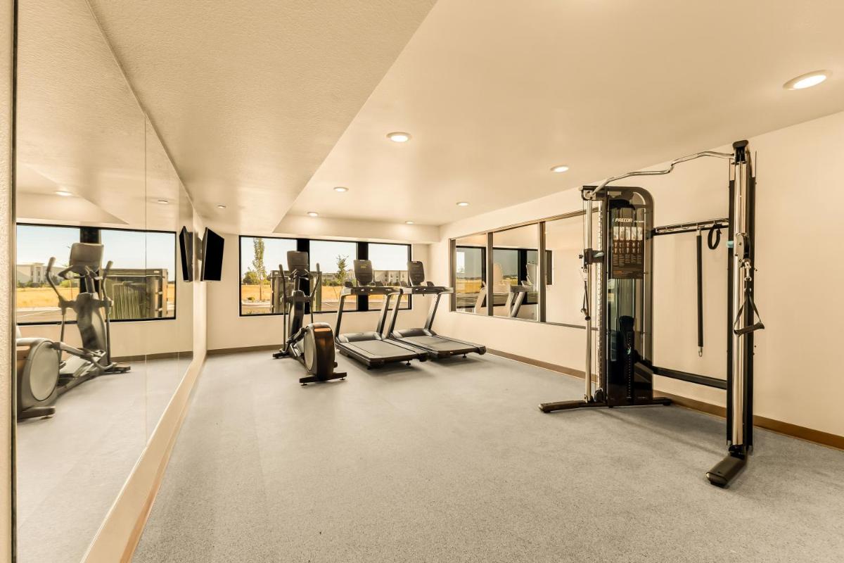 LivAway Suites Seattle- Renton - Housity