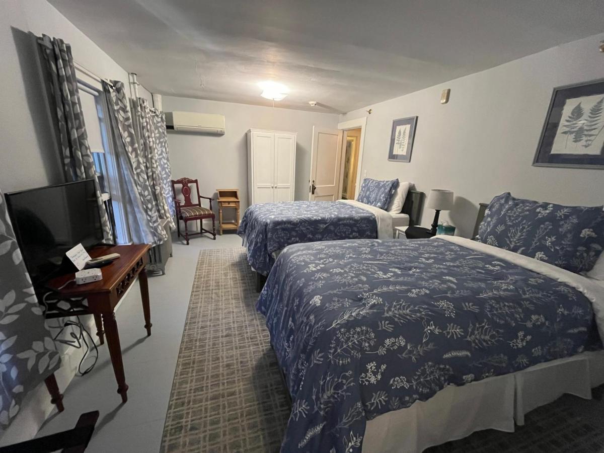 The Monadnock Inn - Housity