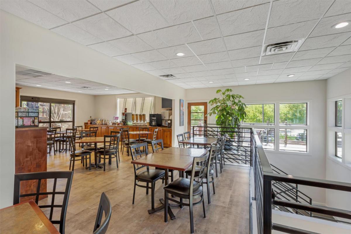 Best Western Plus Canyonlands Inn - Housity