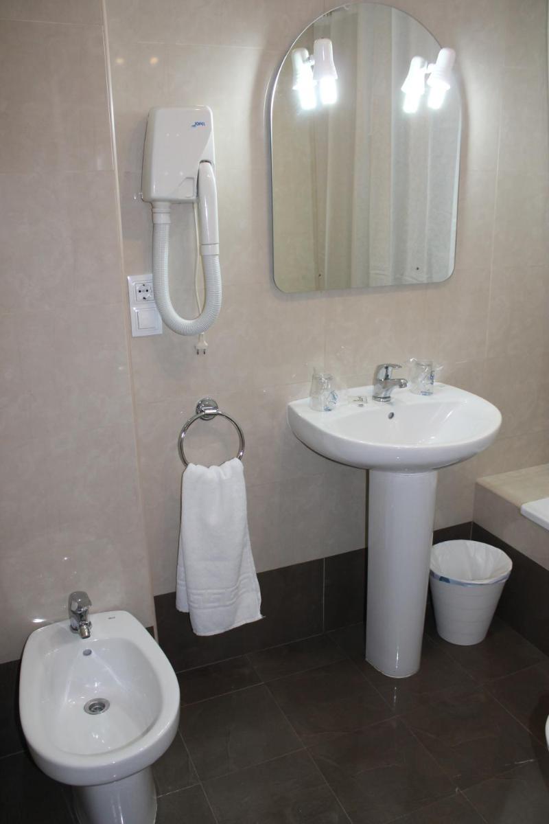 Hostal Amantes De Teruel - Housity