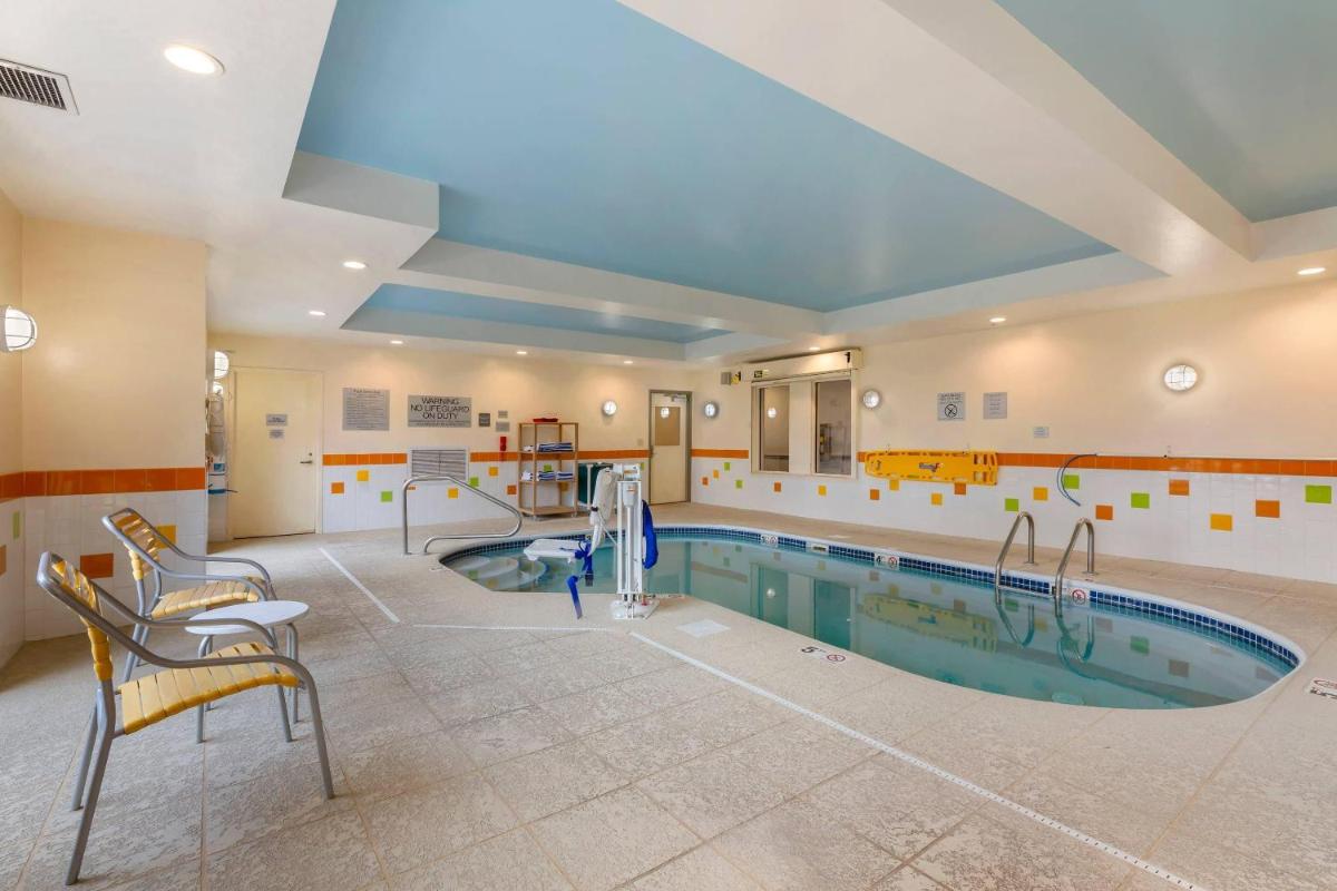Comfort Inn & Suites Akron South - Housity