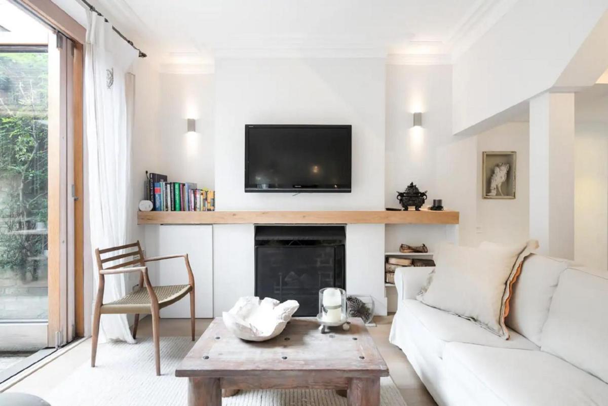 Retreat to a Stylish 1 Bedroom Flat in Chelsea - Housity