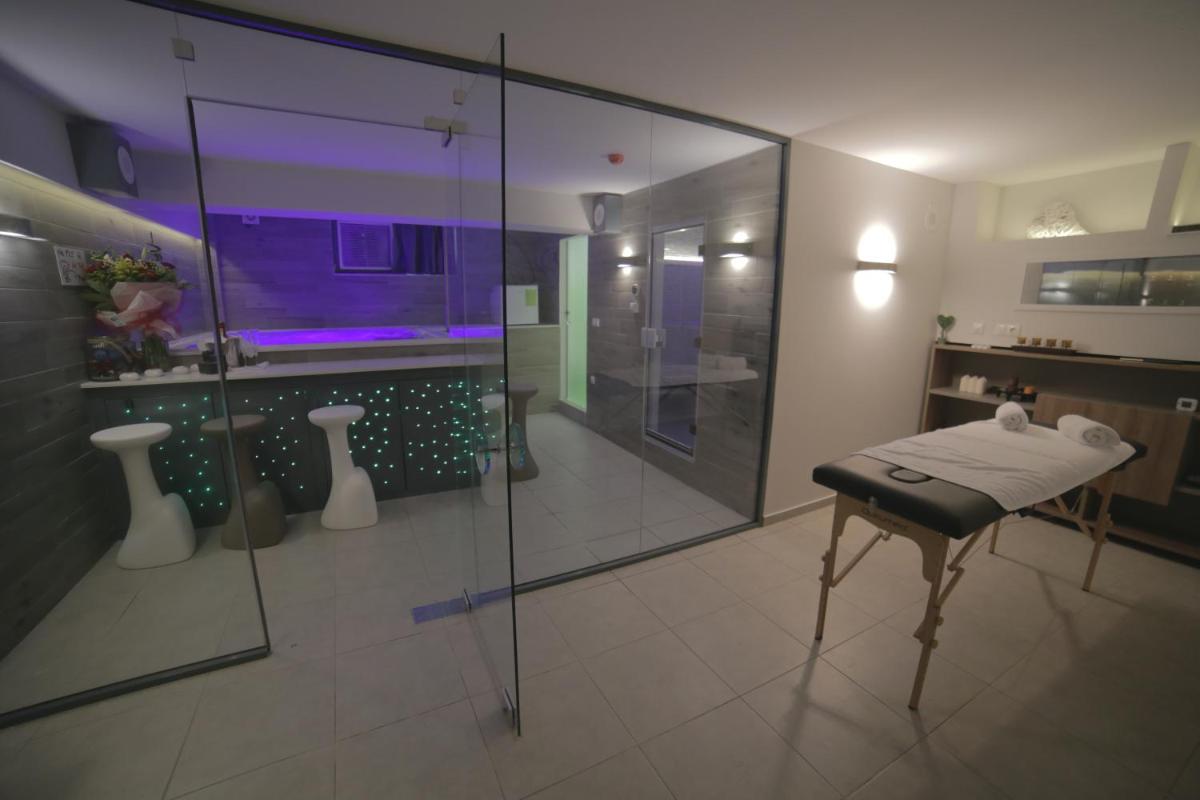 Eco Paralia - Housity