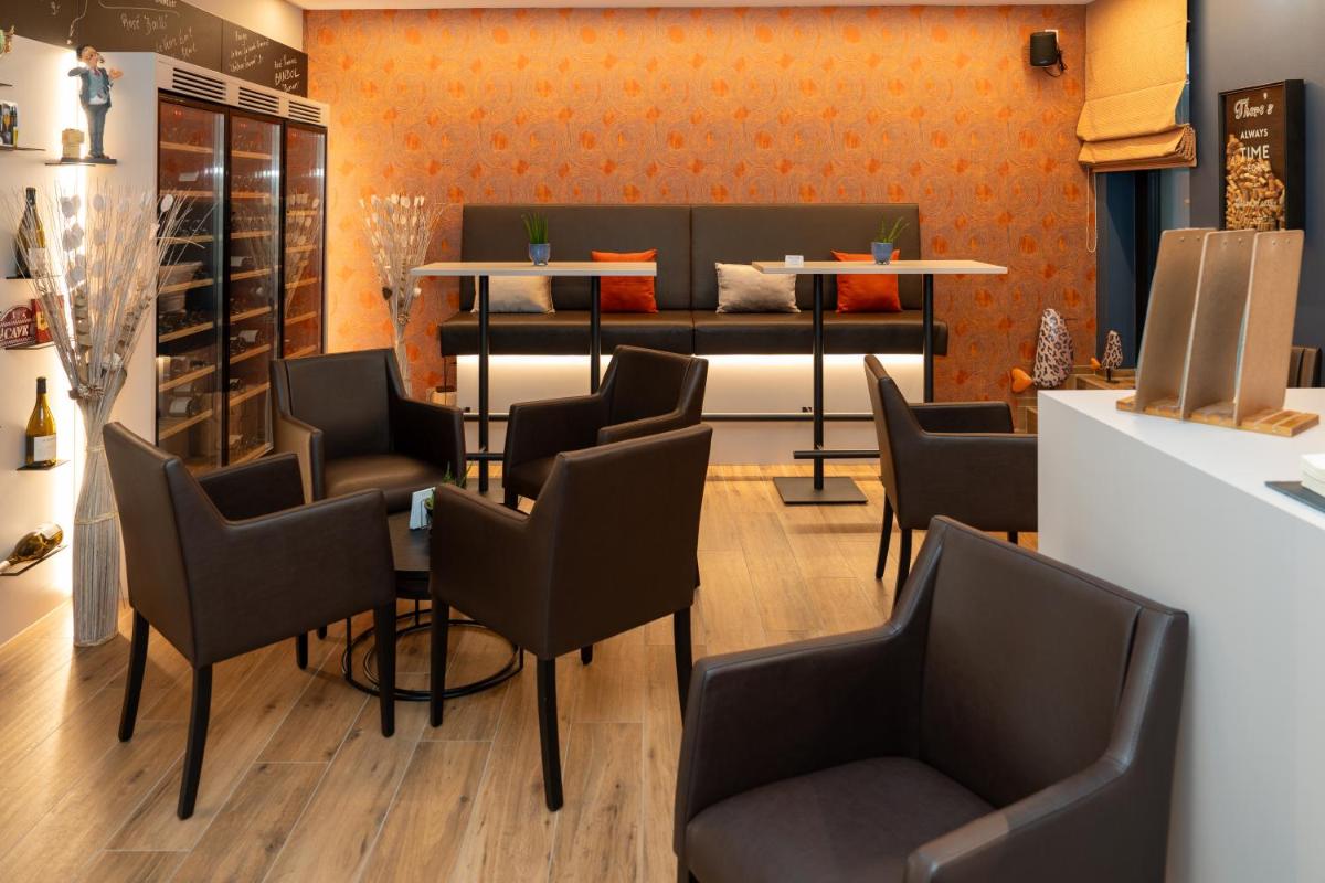 Hotel Monvillage - Housity