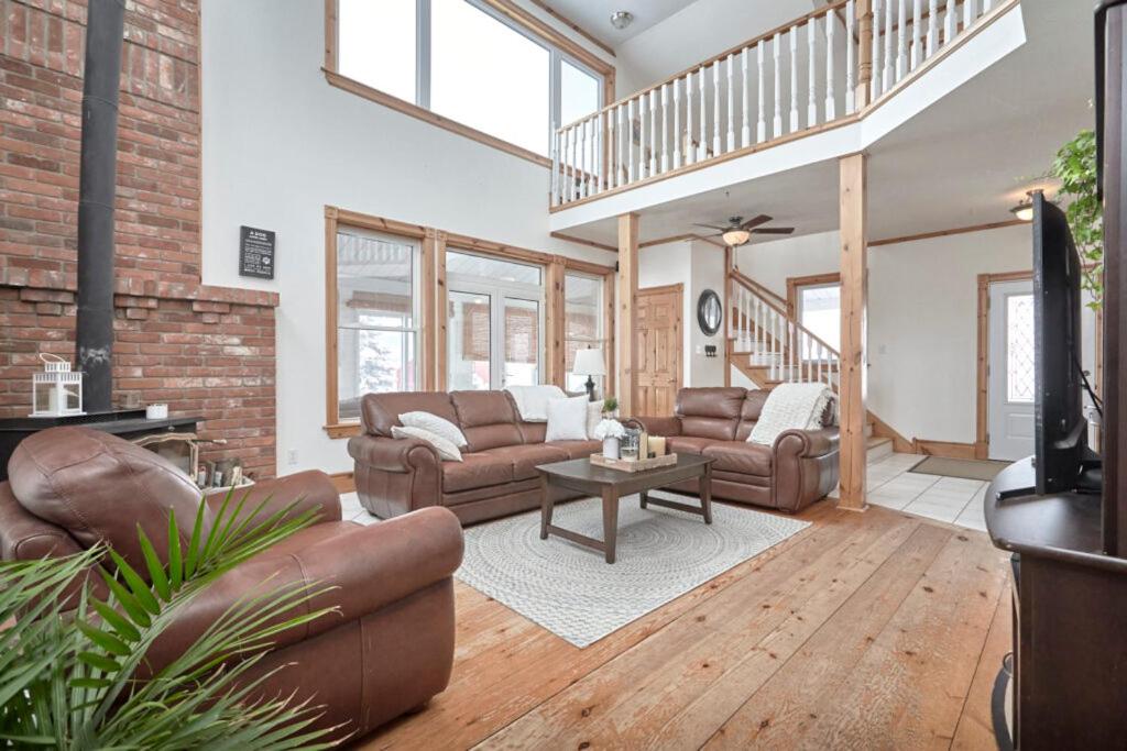 Farmhouse Guest Suite, Pool, hot tub, horses - Housity