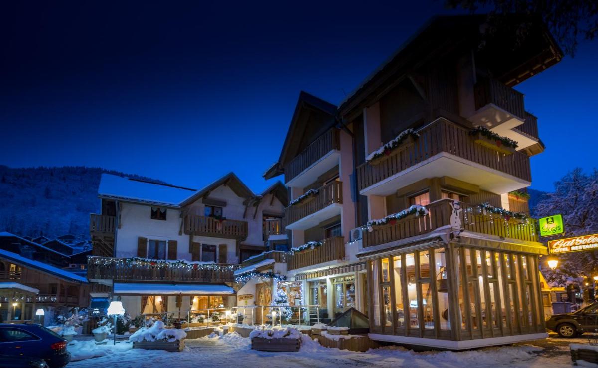 L'établissement Logis Hotel Gai Soleil en hiver