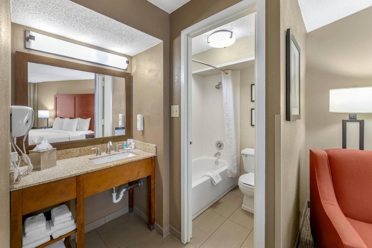 Comfort Inn Memphis Downtown - Housity