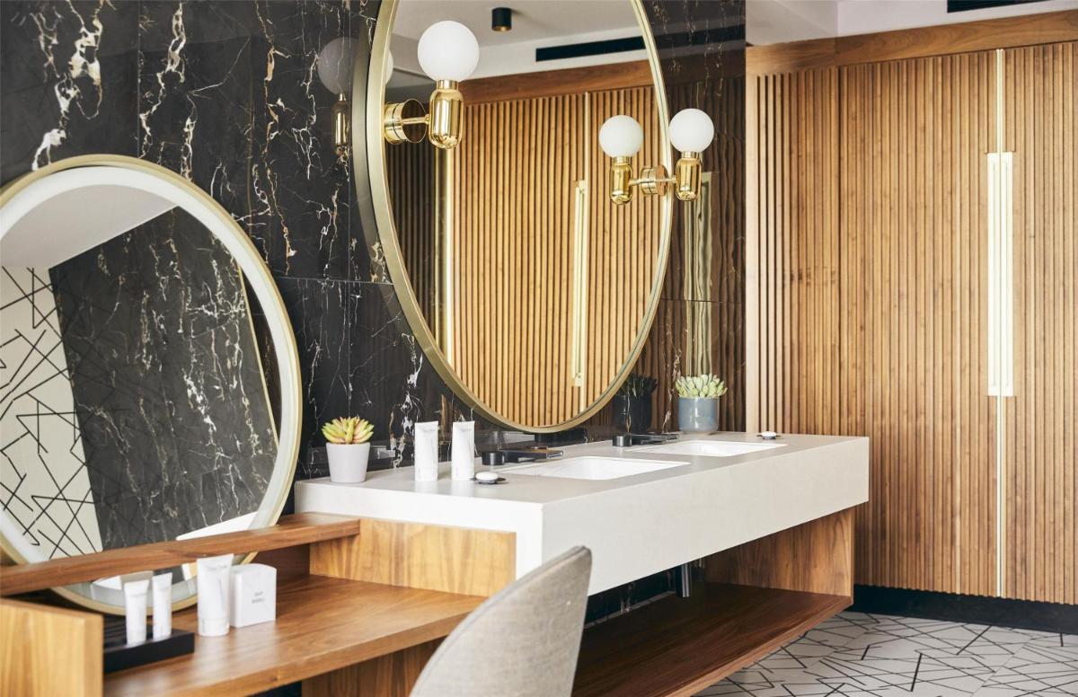 Un baño de Grand Hyatt Barcelona