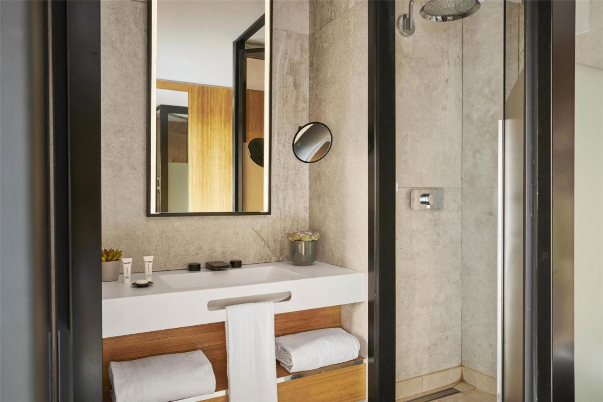 Un baño de Grand Hyatt Barcelona