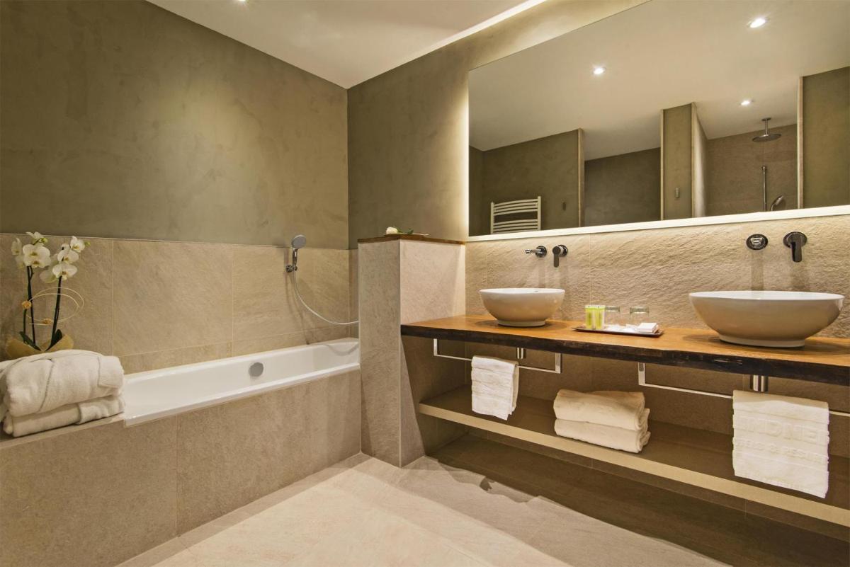 Un baño de Lindner Hotel Mallorca Portals Nous, part of JdV by Hyatt