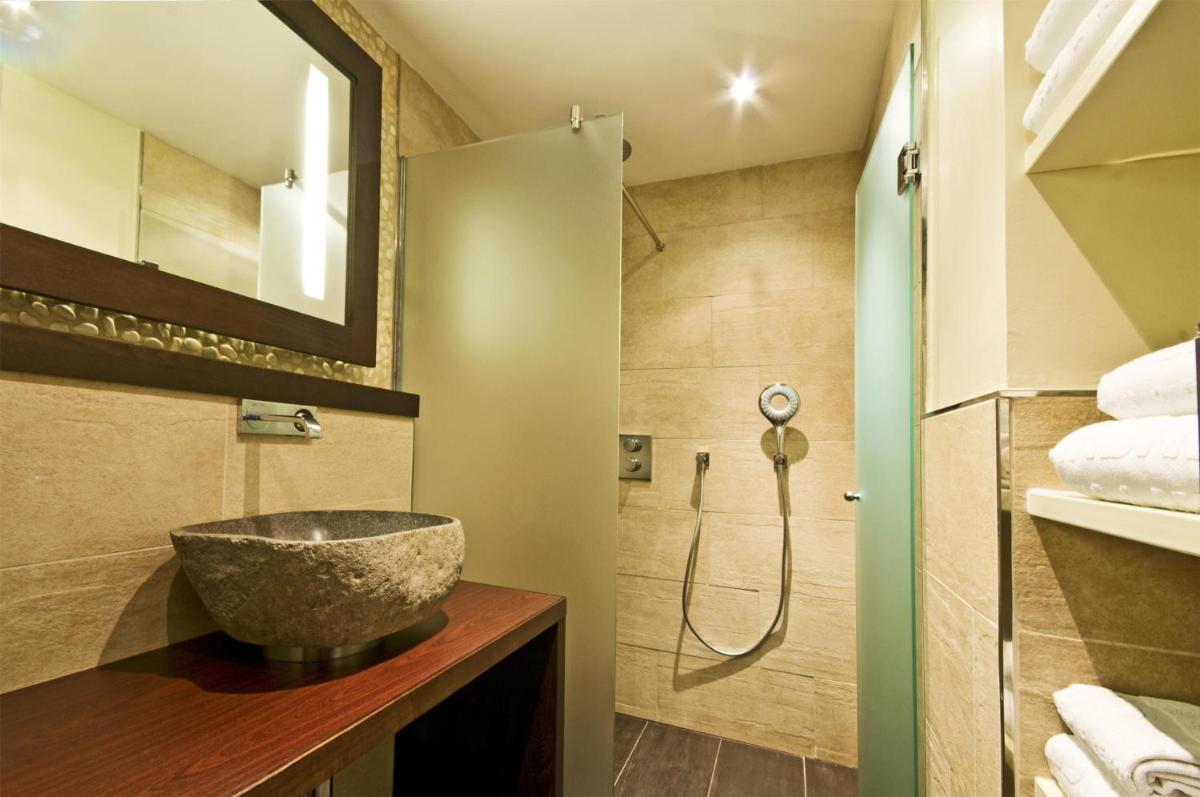 Un baño de Lindner Hotel Mallorca Portals Nous, part of JdV by Hyatt