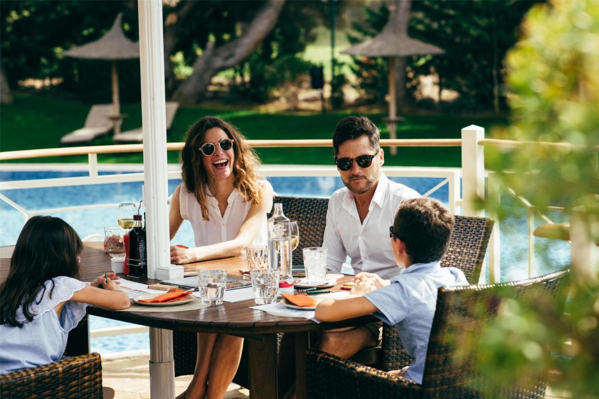 Clientes alojados en Lindner Hotel Mallorca Portals Nous, part of JdV by Hyatt