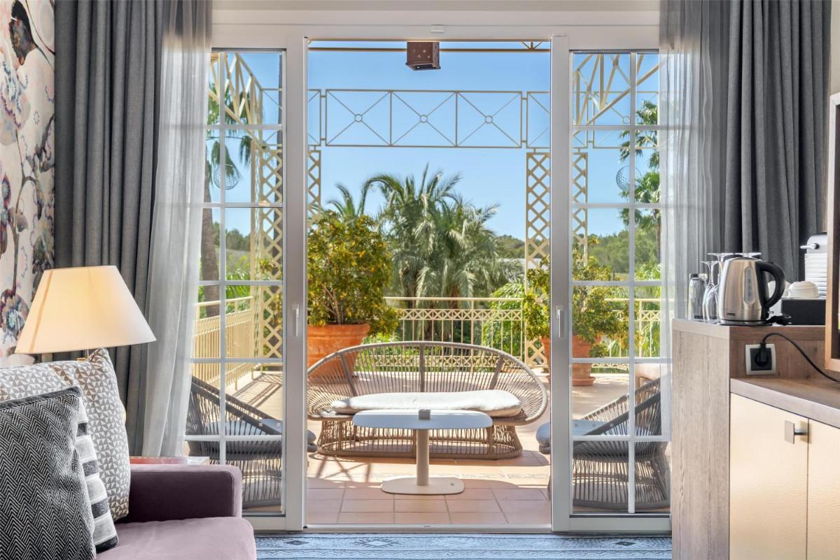 Zona de estar de Lindner Hotel Mallorca Portals Nous, part of JdV by Hyatt