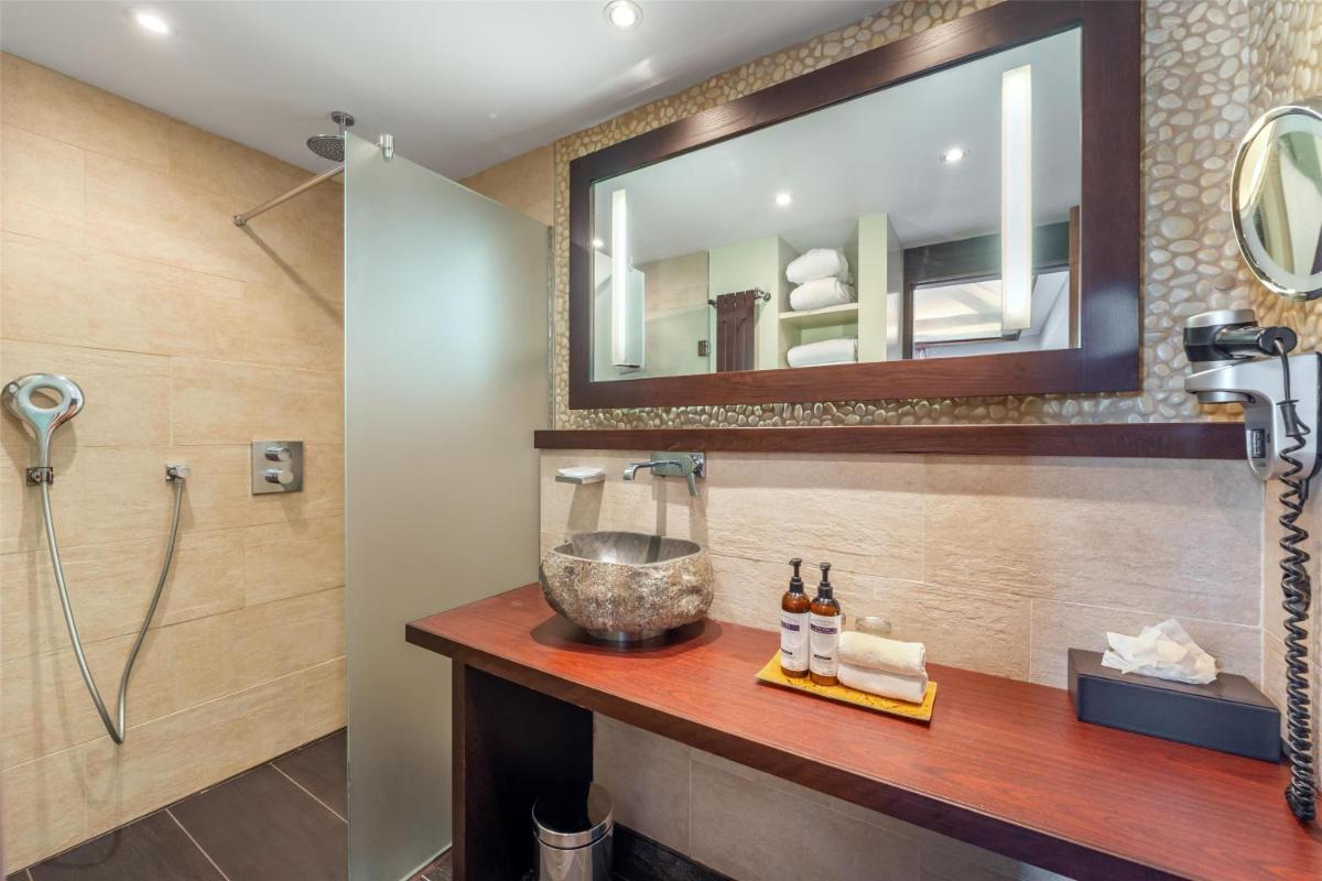 Un baño de Lindner Hotel Mallorca Portals Nous, part of JdV by Hyatt