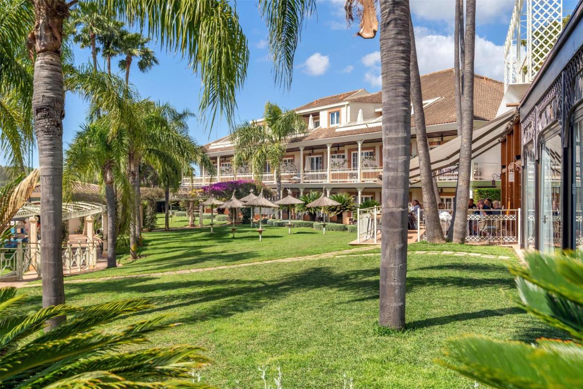 Jardín al aire libre en Lindner Hotel Mallorca Portals Nous, part of JdV by Hyatt