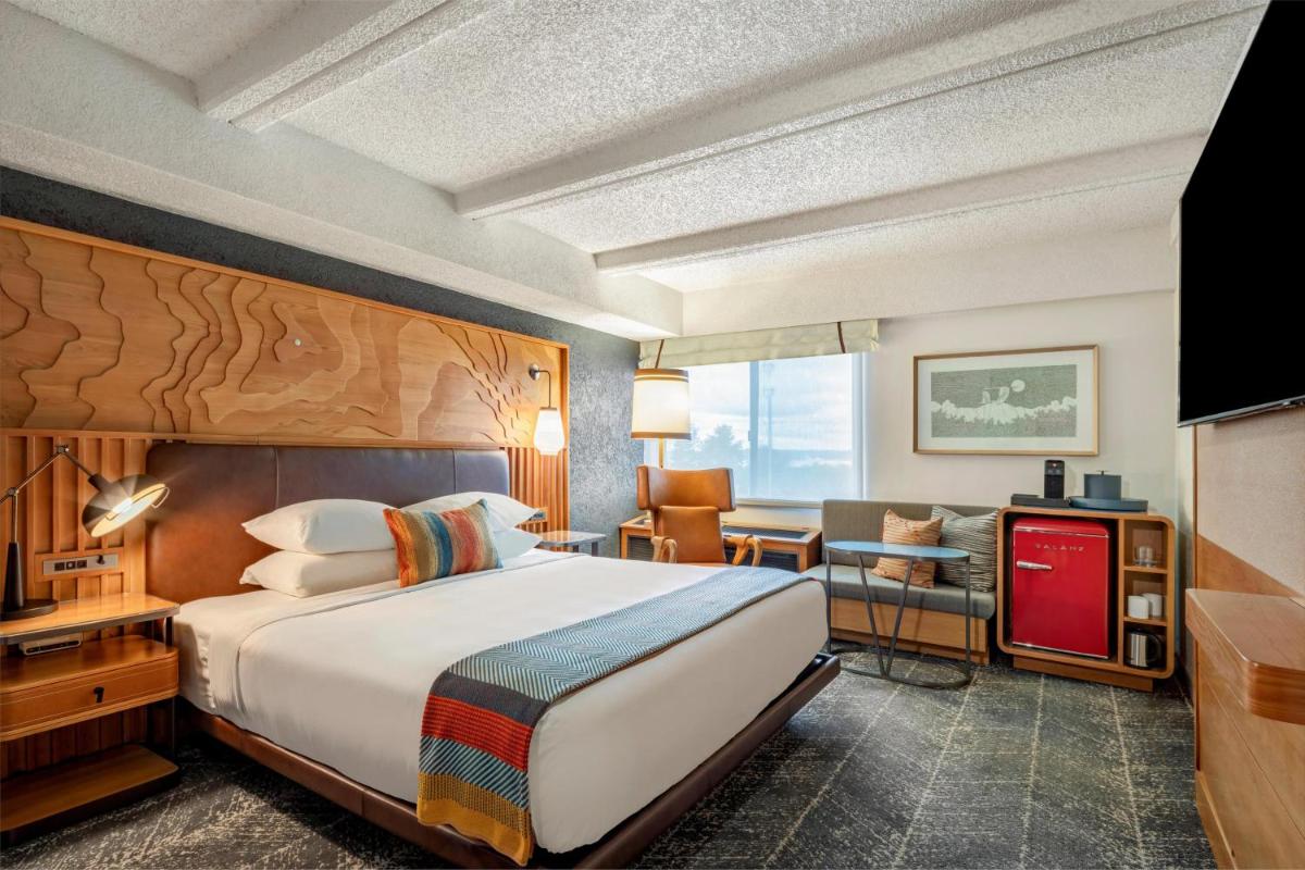 Aviator Hotel Anchorage - Housity