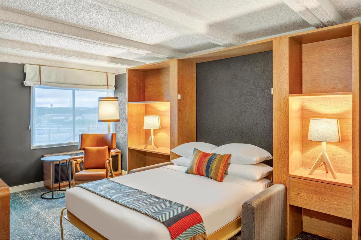 Aviator Hotel Anchorage - Housity